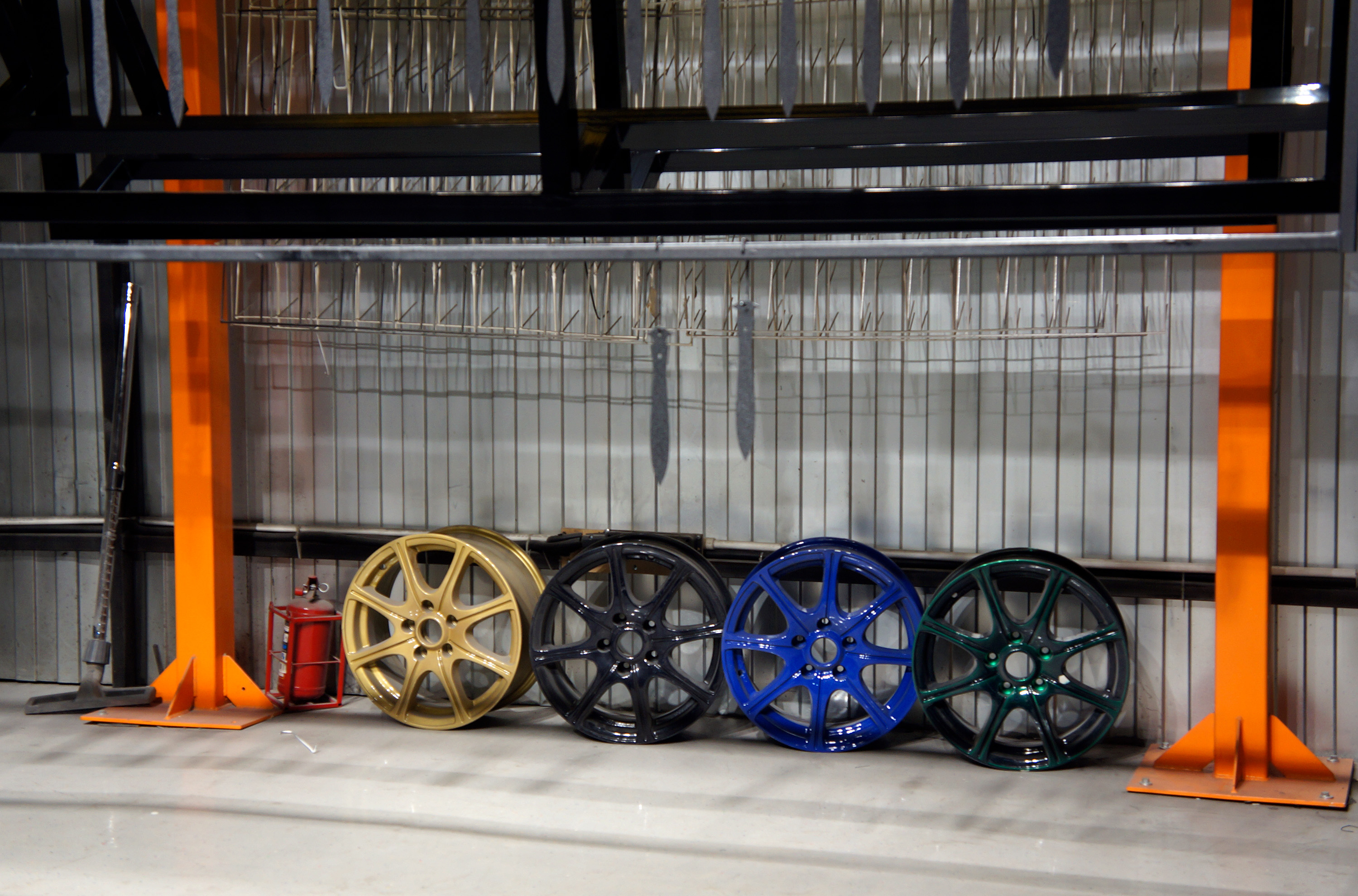 Покраска оконного профиля в белый цвет